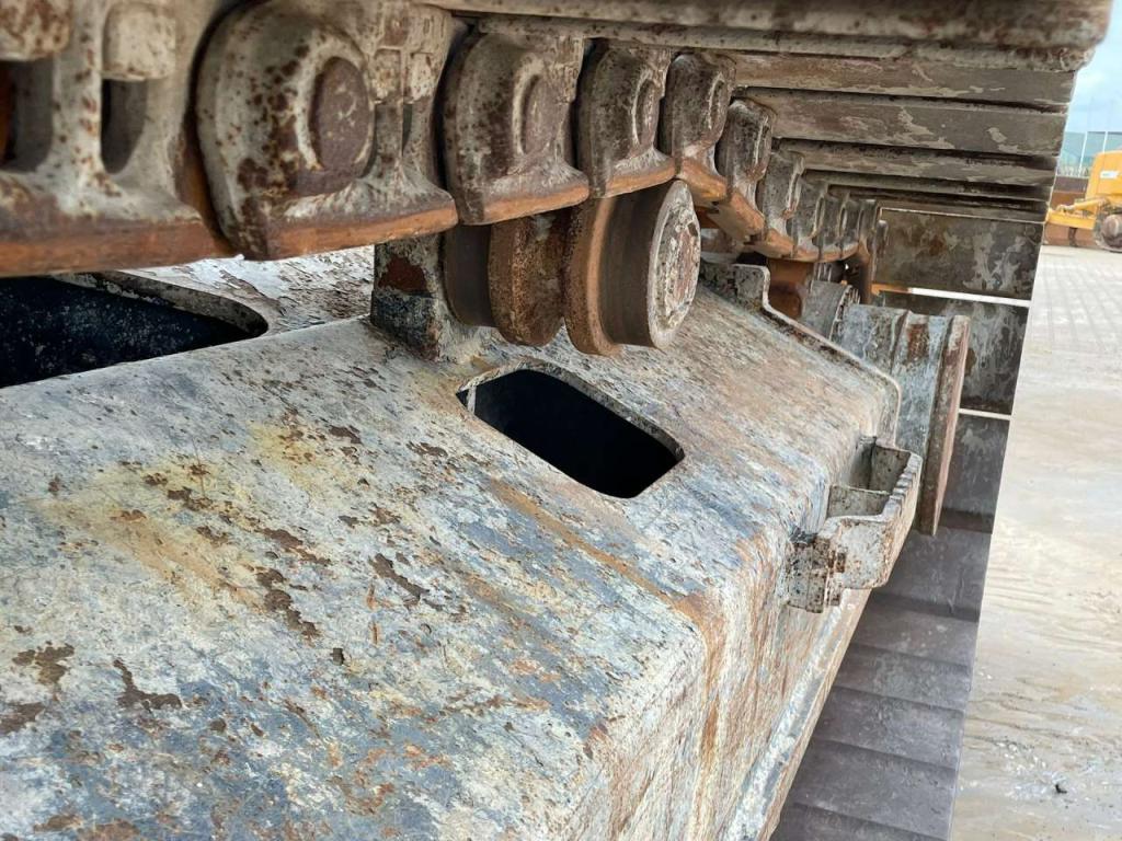 Hitachi ZX300LC-6 Photo 18