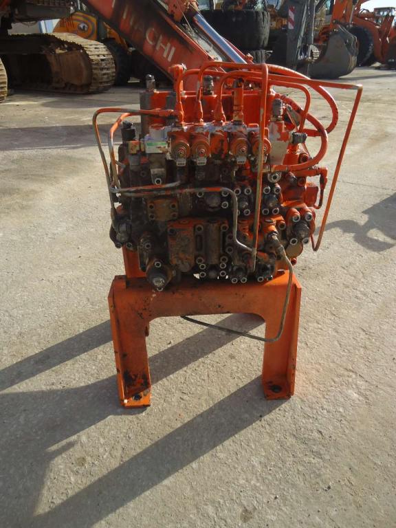 Hydraulic distributor for Fiat Hitachi EX215 Photo 2