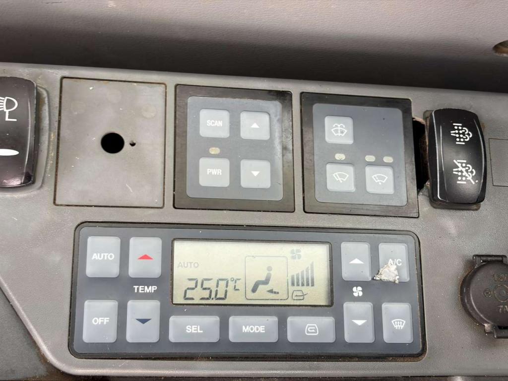 Doosan DX255LC-5 Photo 26