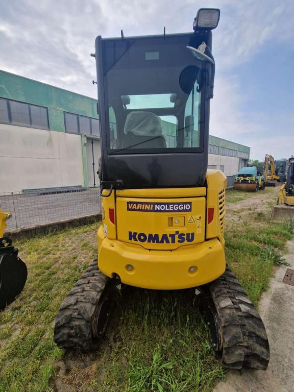 Komatsu PC30MR-5 Photo 3