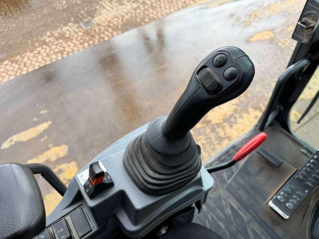 Hitachi ZX150W-7 - Blade / Triple Boom / Auto Greasing Photo 11