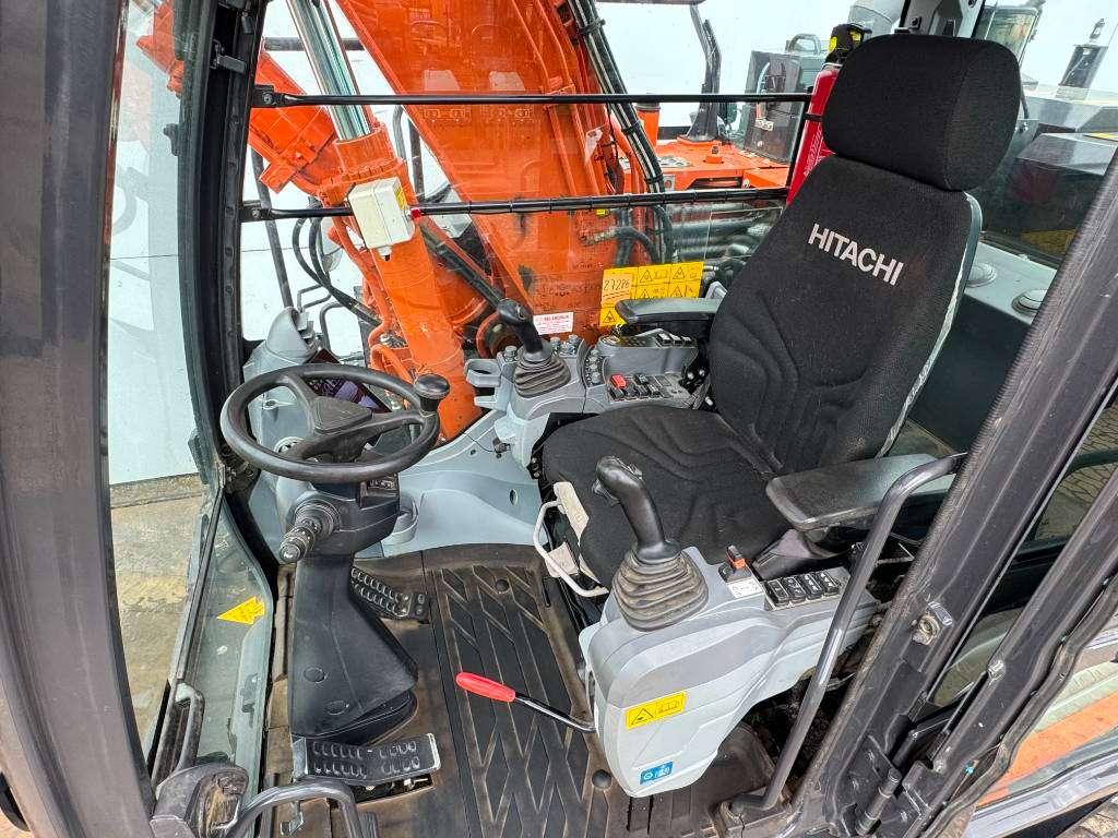 Hitachi ZX150W-7 - Blade / Triple Boom / Auto Greasing Photo 8