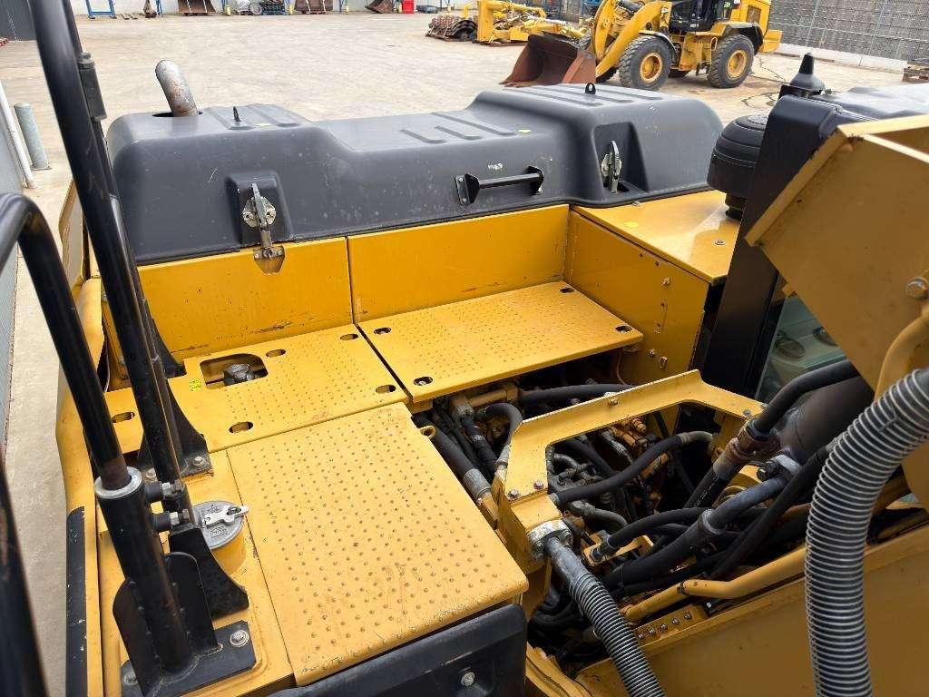 Caterpillar 323EL VA Photo 16