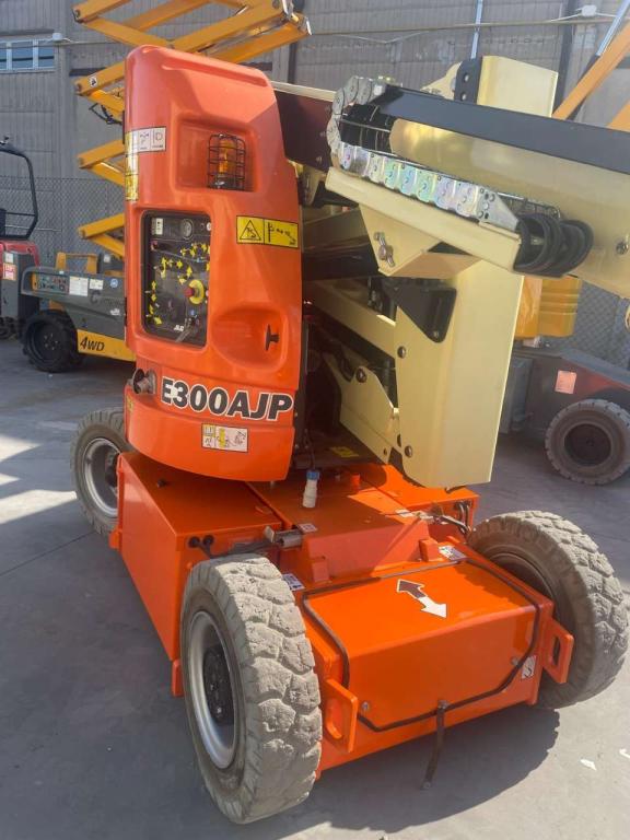 JLG E300AJP Photo 14