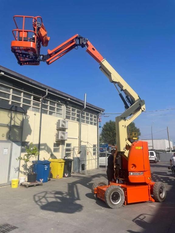 JLG E300AJP Photo 15
