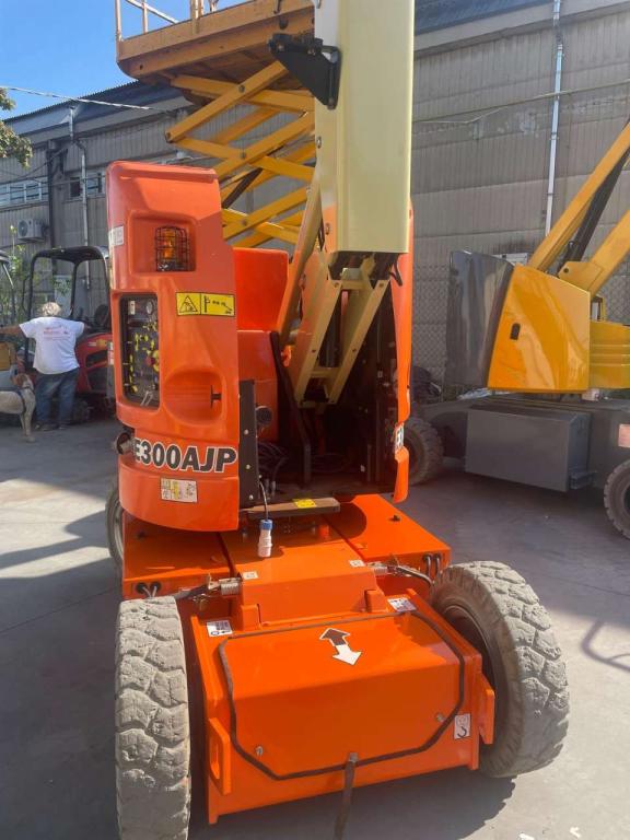 JLG E300AJP Photo 17