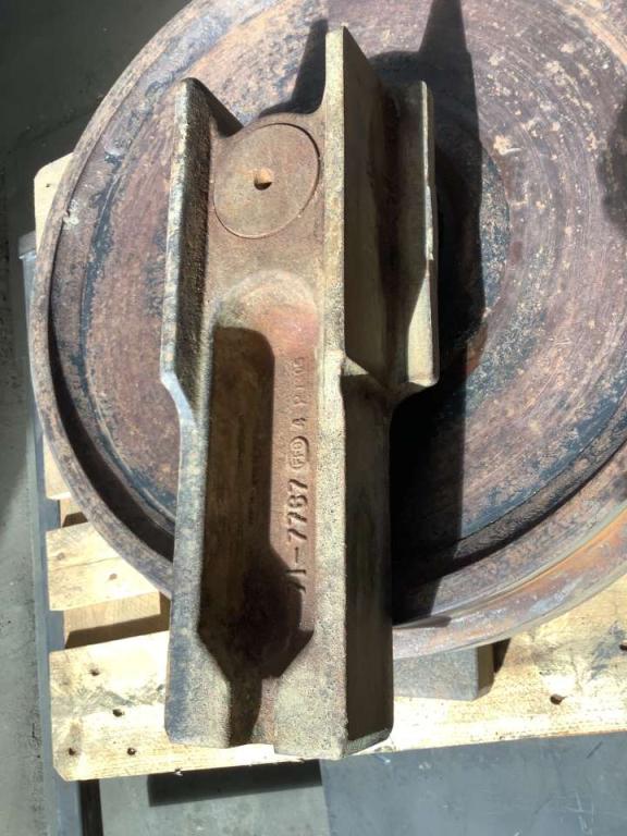 Idler wheel for Caterpillar 320 SVA Photo 3