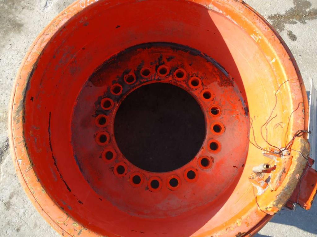 Rim for Fiat Kobelco W270 Photo 3