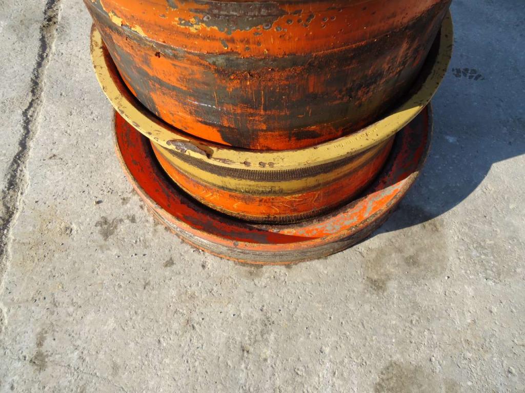 Rim for Fiat Kobelco W270 Photo 4