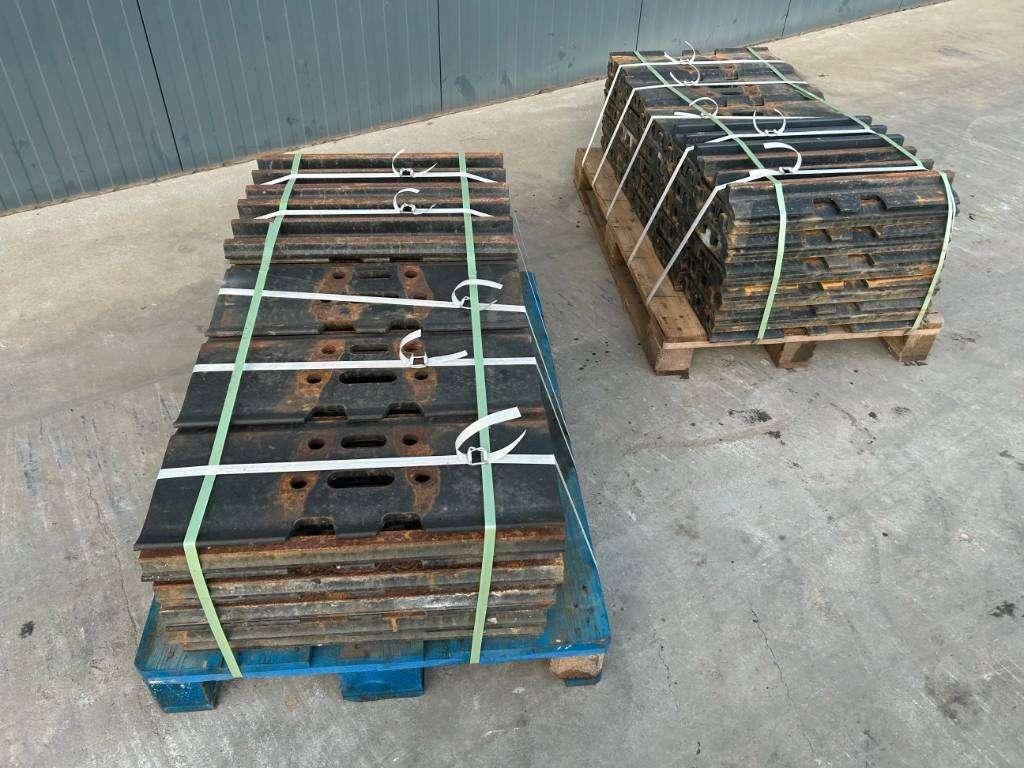 Caterpillar 349 / 349E / 352F / 352 shoes Photo 3