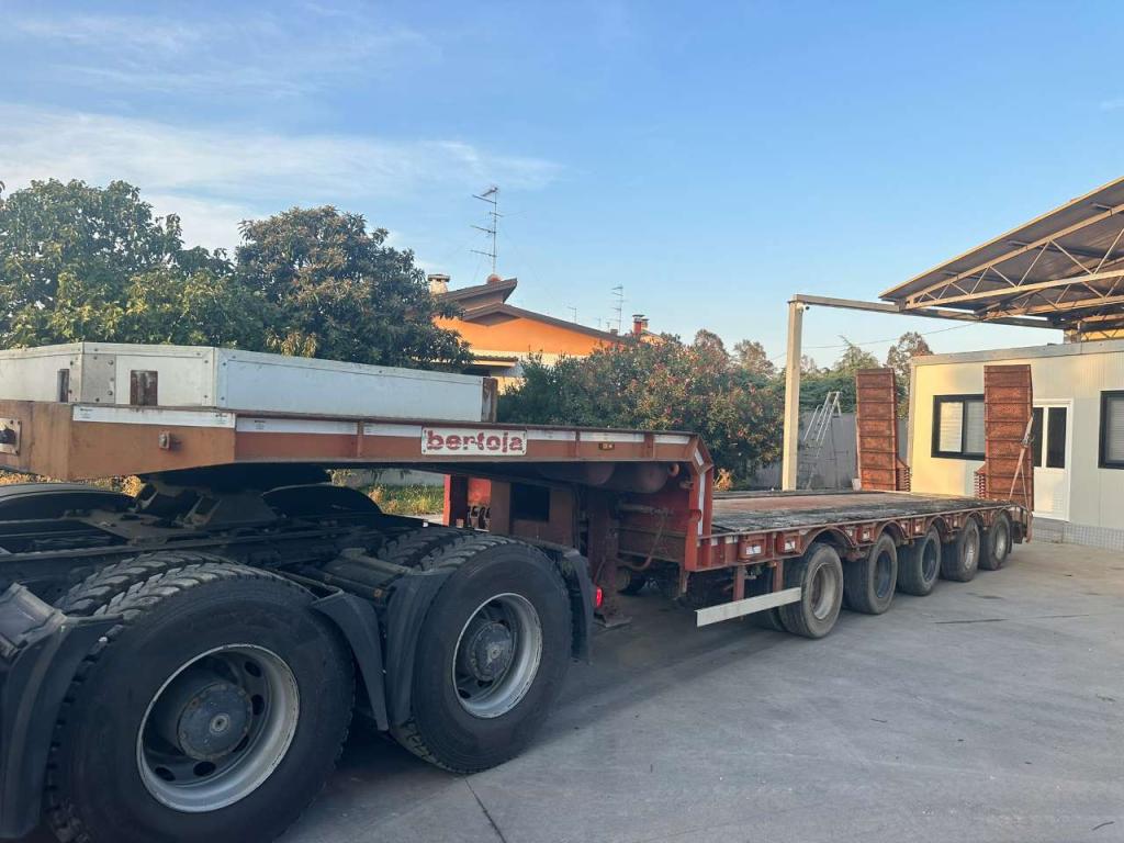 Bertoja Flatbed semi-trailer Photo 2