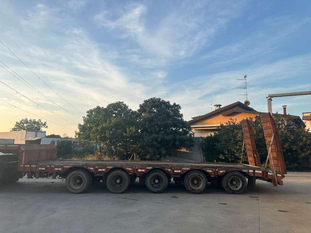 Bertoja Flatbed semi-trailer Photo 4