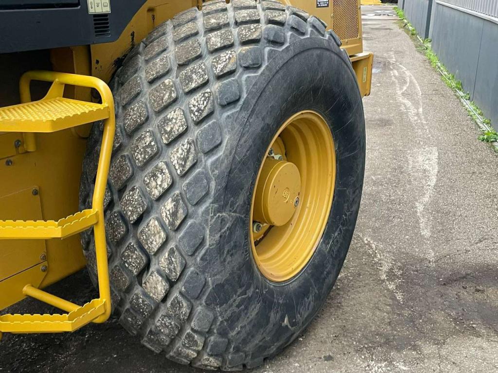 Caterpillar CS66 B Photo 16