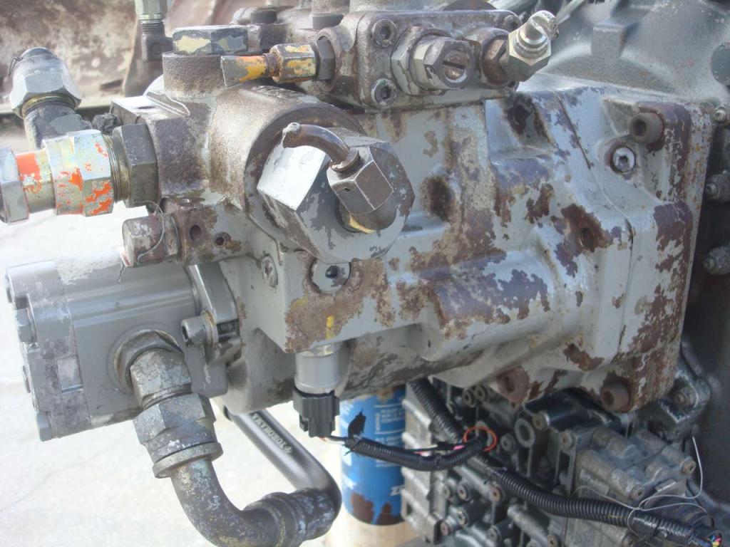 Hydraulic pump for Hitachi ZW220 Photo 1