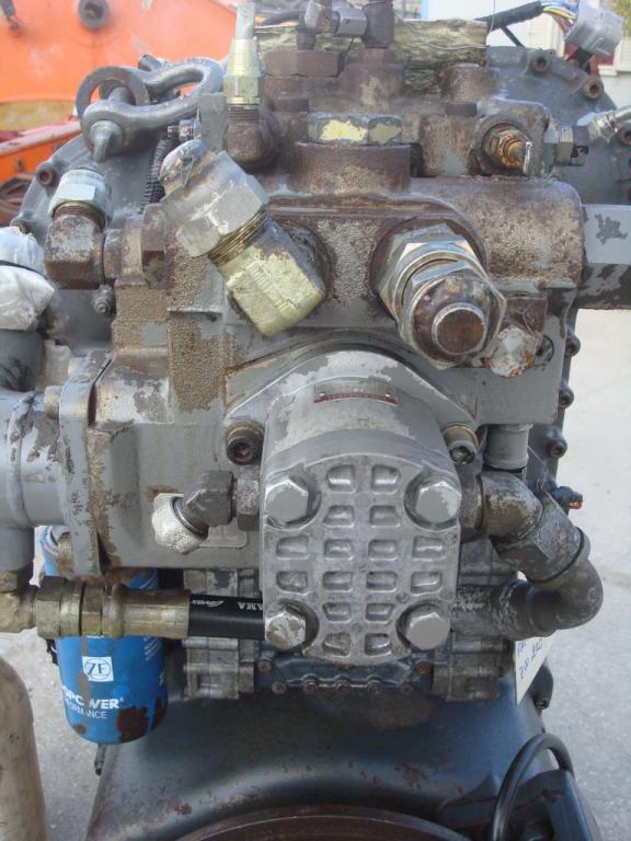 Hydraulic pump for Hitachi ZW220 Photo 2