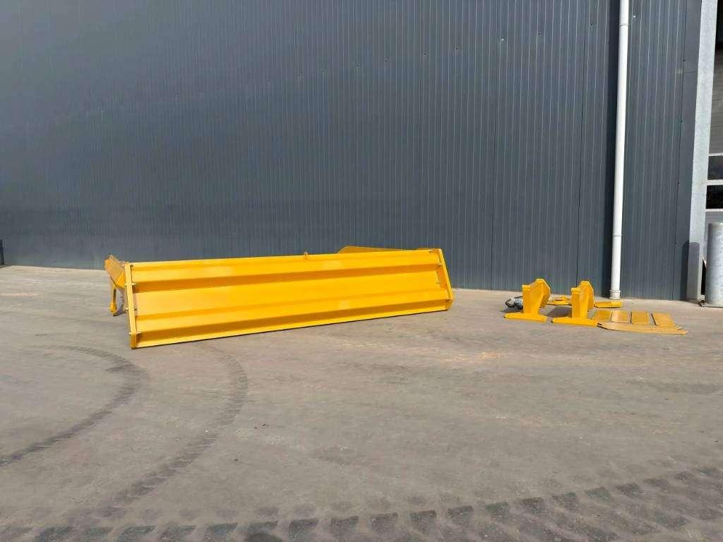 Rear hatch for Volvo A40E Photo 4