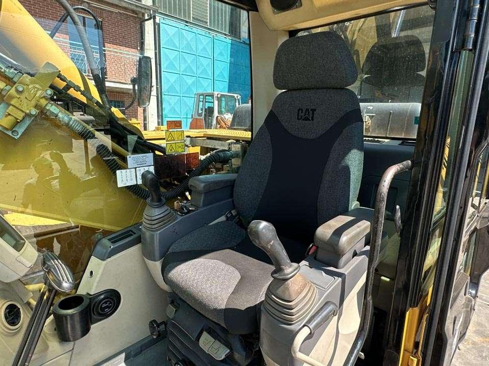 Caterpillar 319C Photo 15