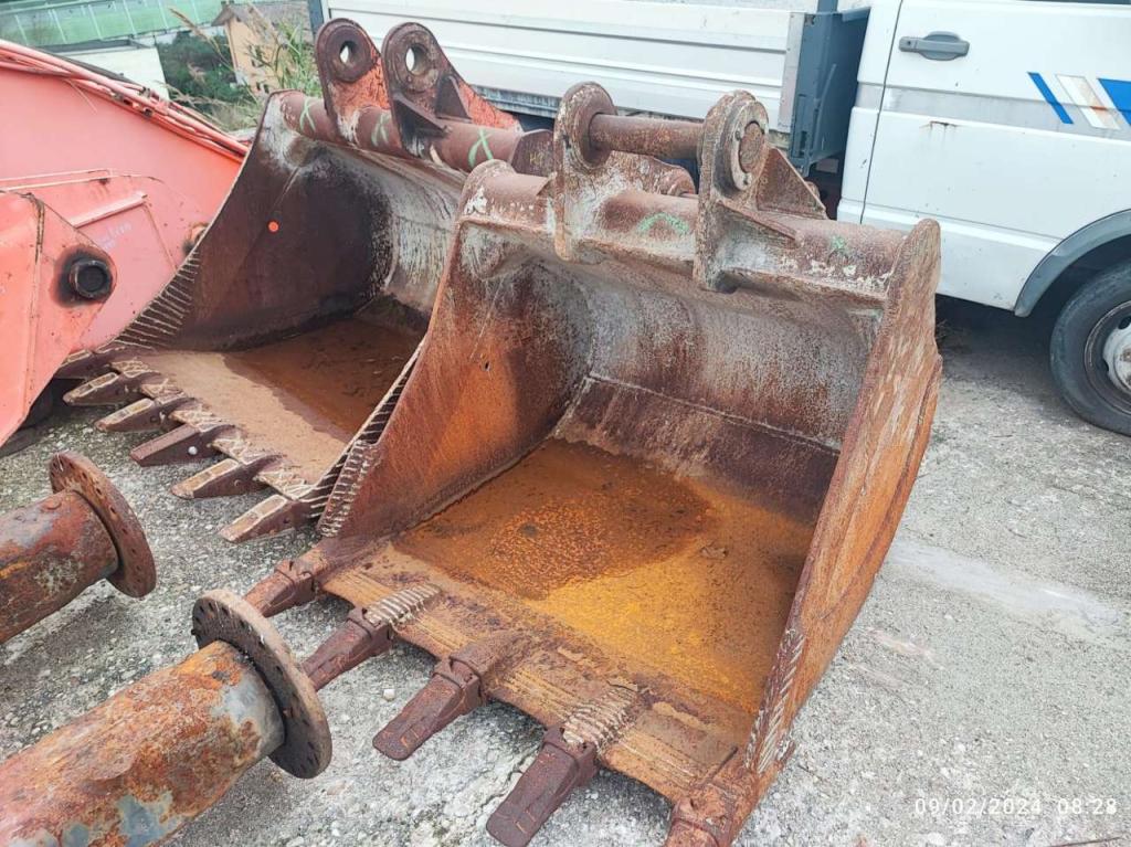 Hitachi ZX240N-3 Photo 20