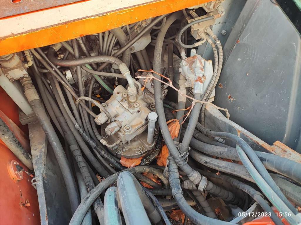 Hitachi ZX240N-3 Photo 6