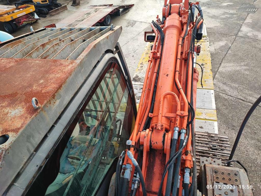 Hitachi ZX240N-3 Photo 7