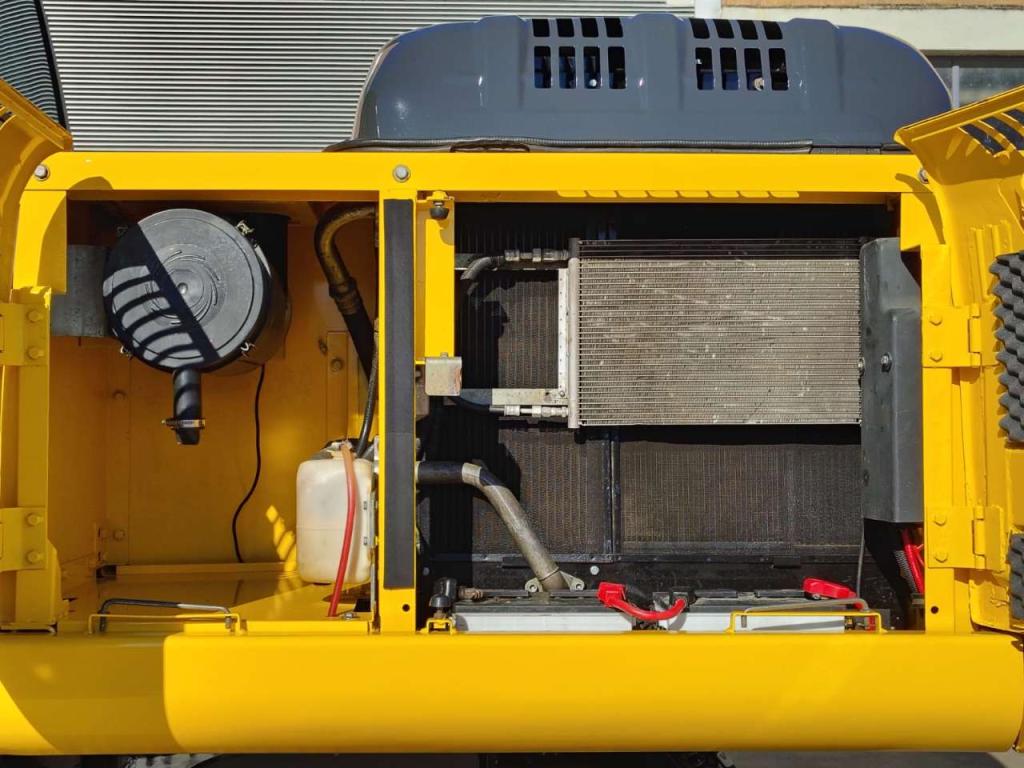 New Holland E 215 B Photo 10