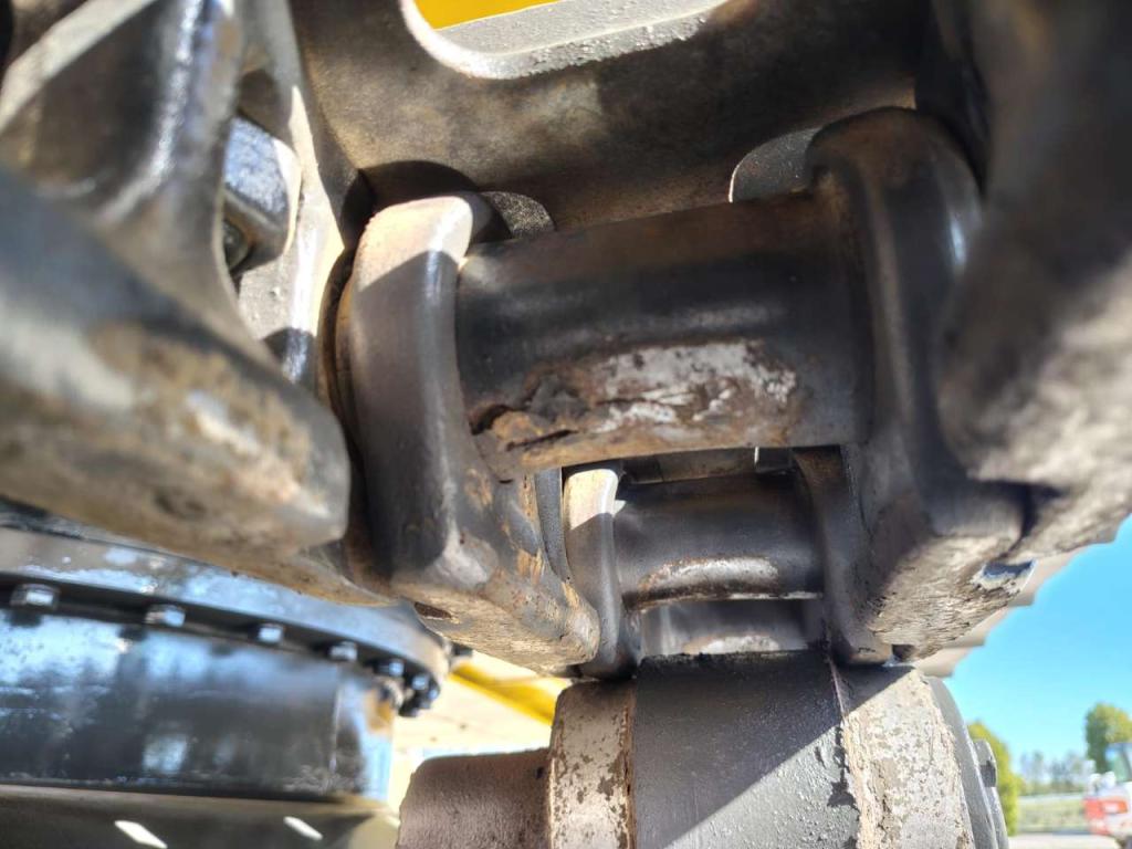New Holland E 215 B Photo 15