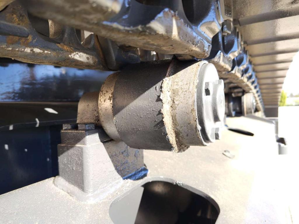 New Holland E 215 B Photo 16