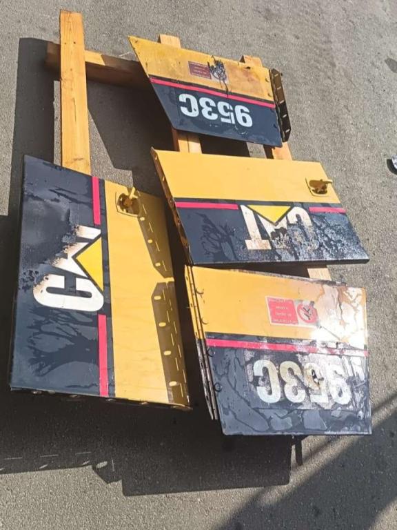 Hood and body panel for Caterpillar 953 C Photo 2