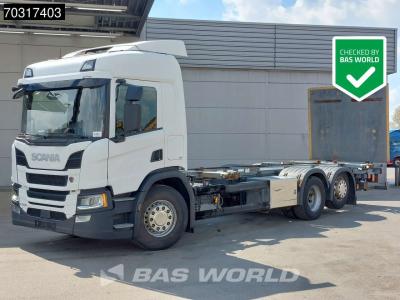 Scania P500 6X2 2500kg Ladebordwand Full Air suspension Lift+Lenkasche Retarder Euro 6 sold by BAS World B.V.