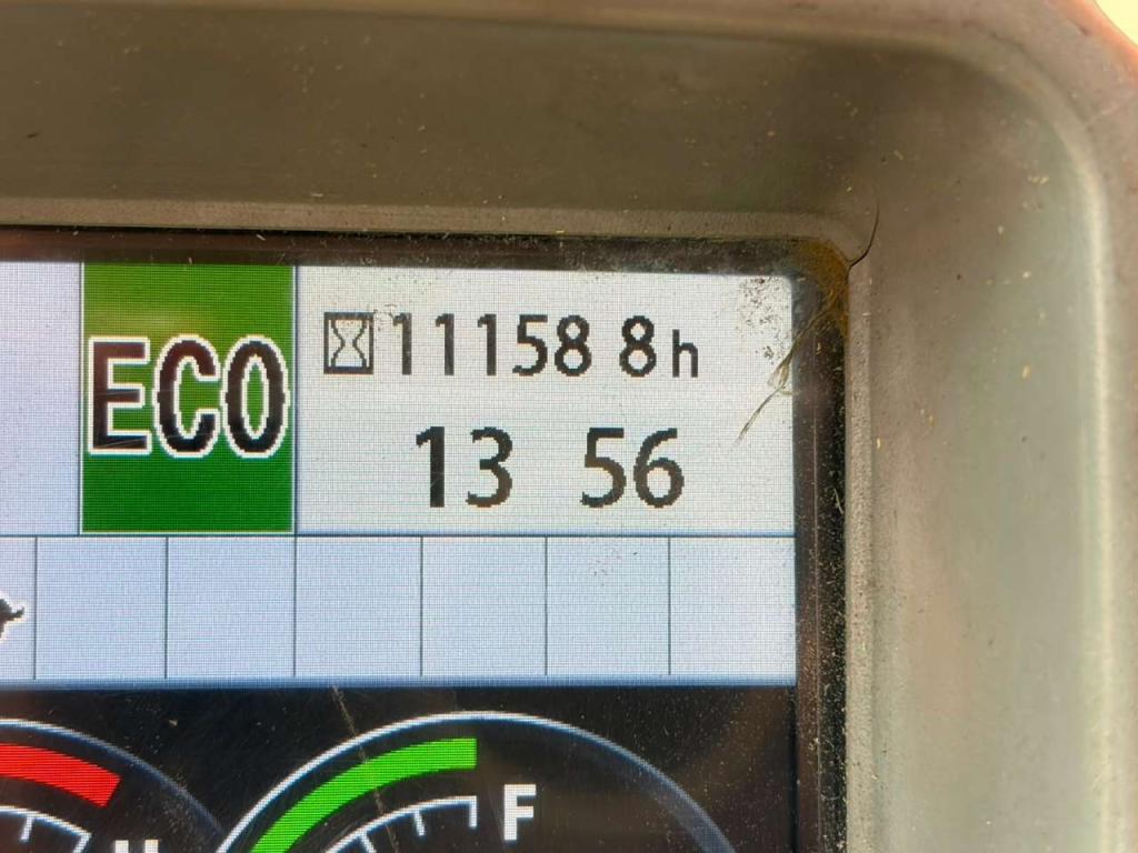 Hitachi ZX210LC-5B Photo 26