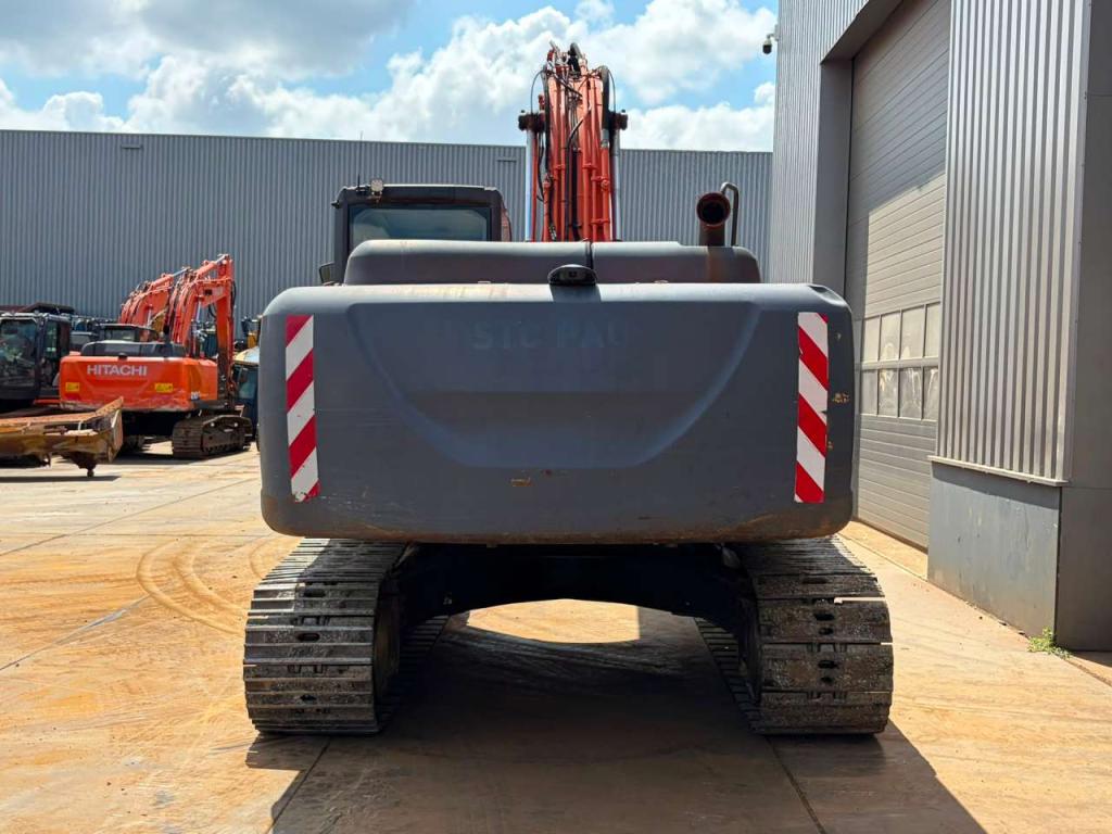 Hitachi ZX210LC-5B Photo 4