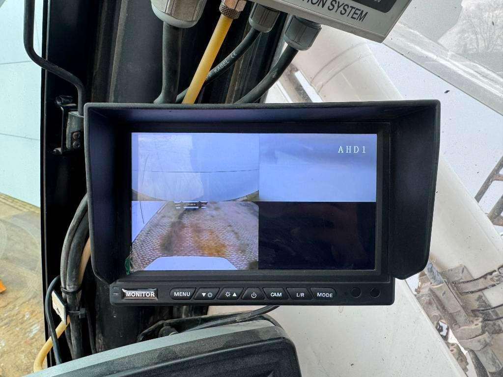 Liebherr R946LC - Hammer Lines / Quick Coupler Photo 15