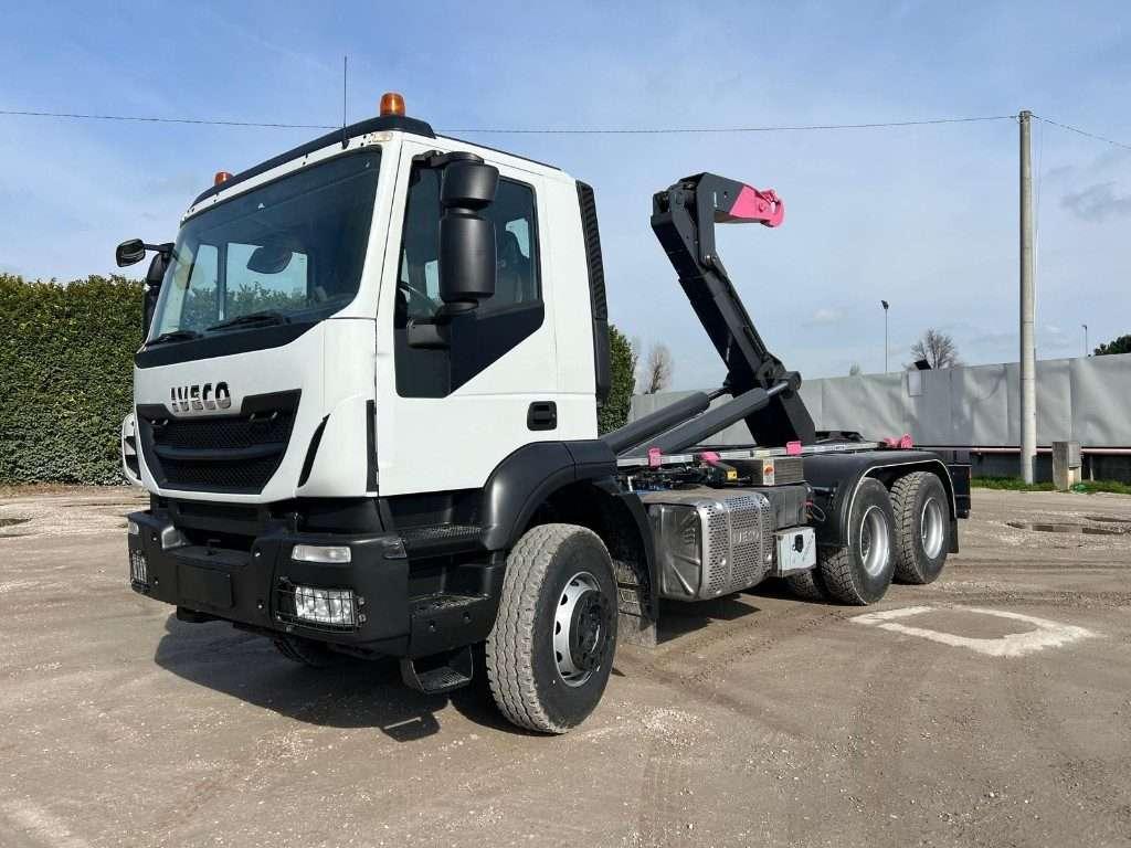 Iveco TRAKKER 360 SCARRABILE 6X4 Photo 1