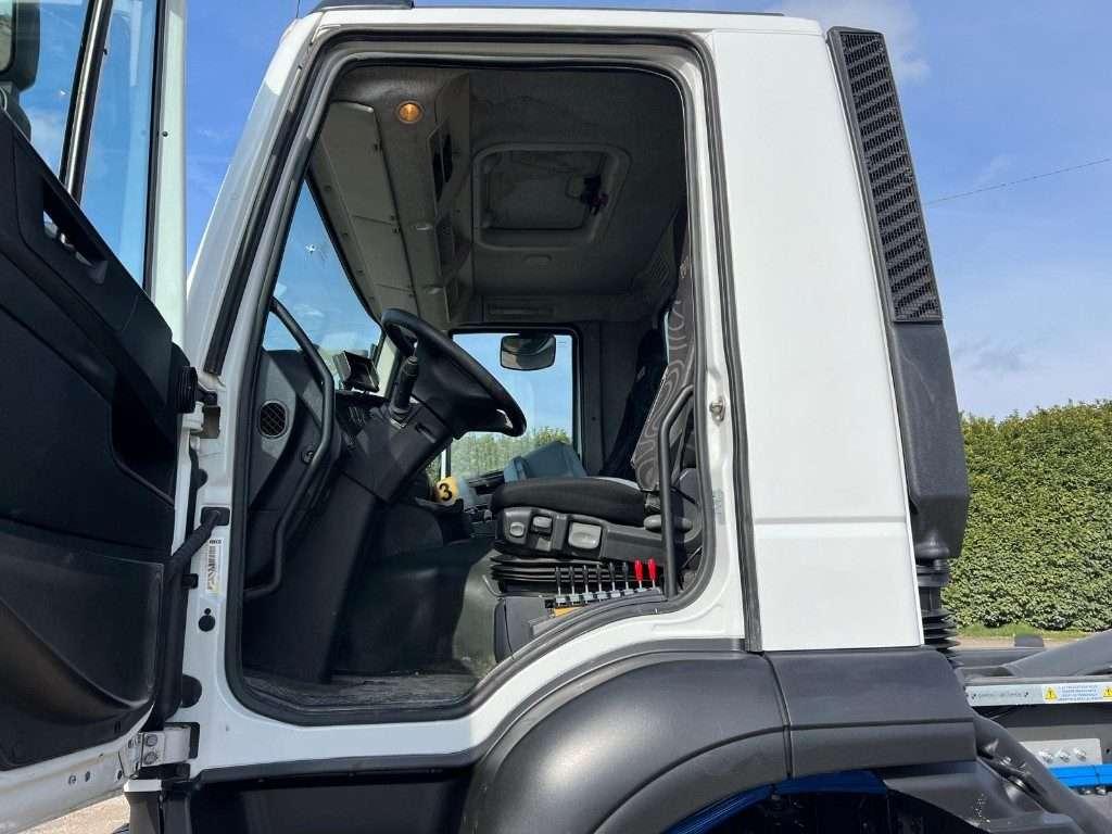 Iveco TRAKKER 360 SCARRABILE 6X4 Photo 14