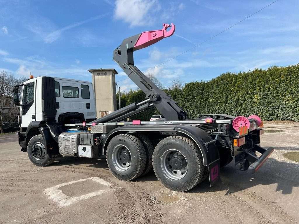 Iveco TRAKKER 360 SCARRABILE 6X4 Photo 4