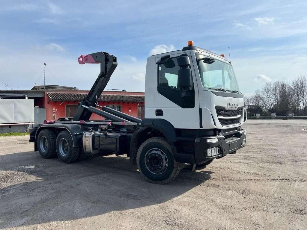 Iveco TRAKKER 360 SCARRABILE 6X4 Photo 8
