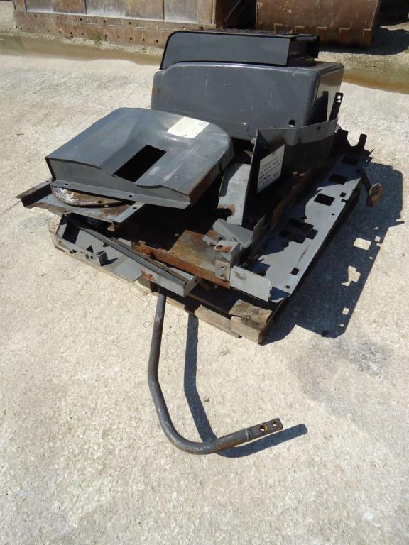 Hood and body panel for ZX 210.3 Photo 1