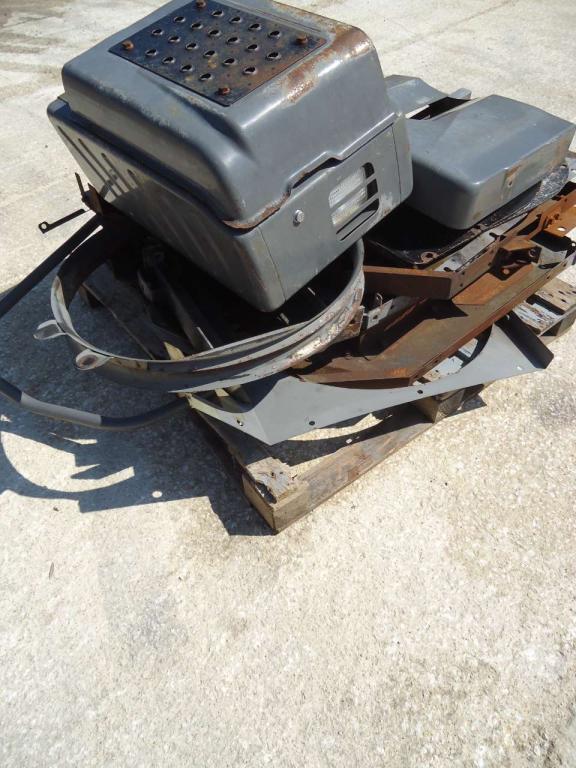 Hood and body panel for ZX 210.3 Photo 2