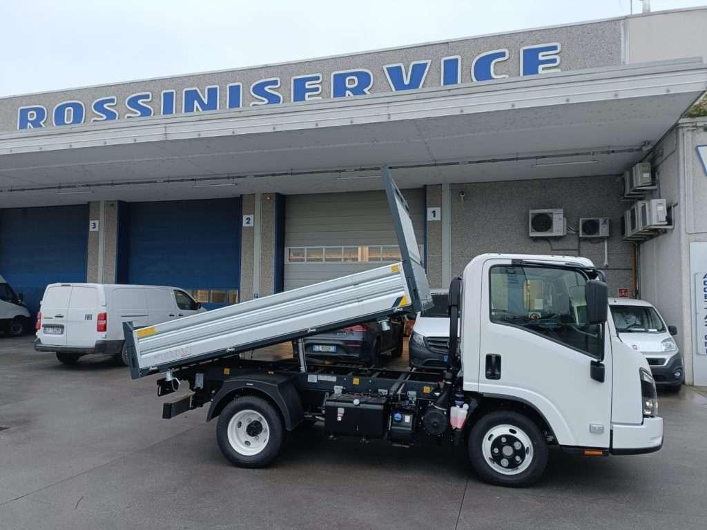 Isuzu M27 Photo 3