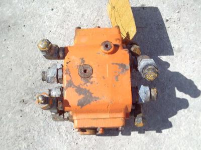 Hydraulic valve for Fiat Allis FR220 sold by OLM 90 Srl