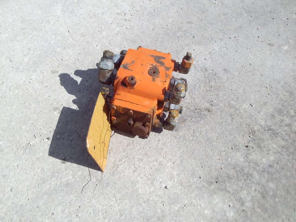 Hydraulic valve for Fiat Allis FR220 Photo 2