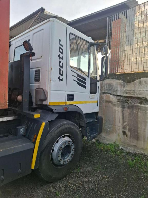 Iveco EUROTECH MP190E30 6X2 Photo 6