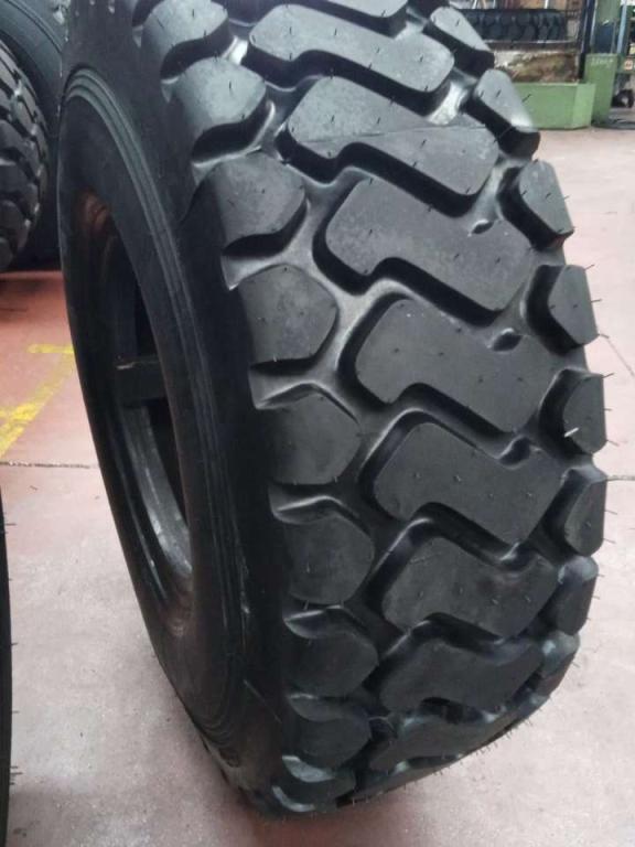 Michelin 20.5R25 Photo 2