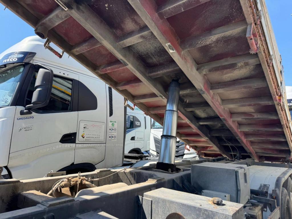 Mercedes-Benz 1844 SK Photo 3