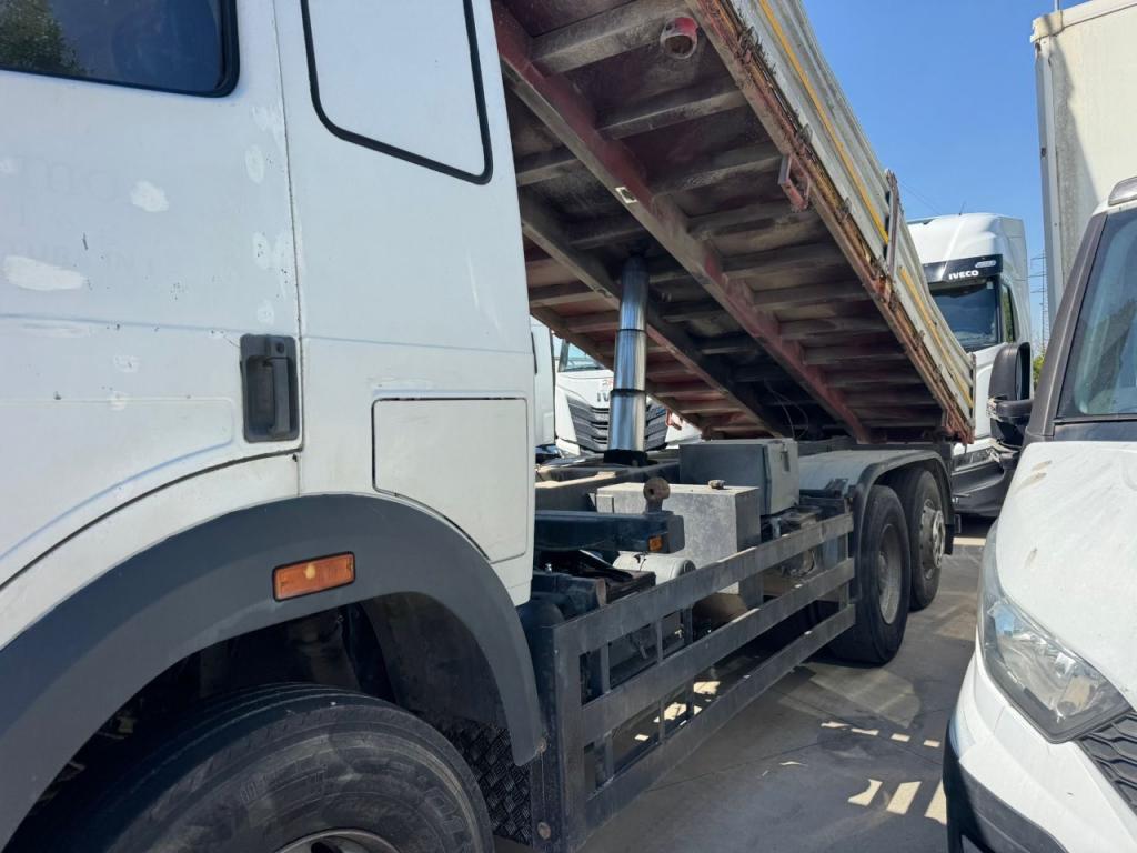 Mercedes-Benz 1844 SK Photo 4