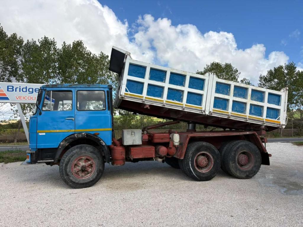 Fiat 697 ribaltabile trilaterale 3 ASSI Photo 3