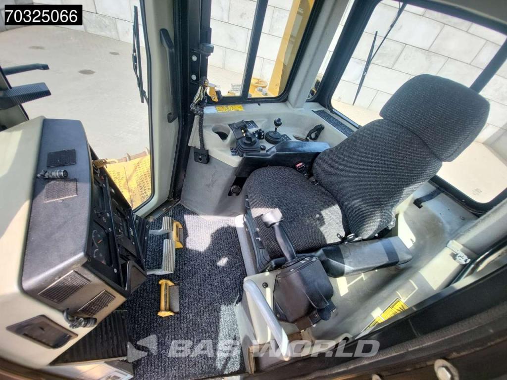 Caterpillar D6 T LGP Photo 30