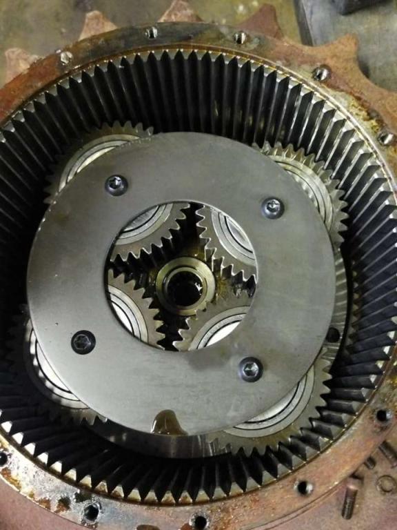 Traction drive for Caterpillar 312 B Photo 2