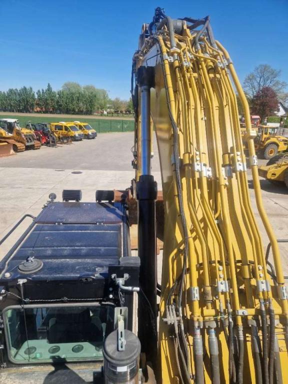 Caterpillar 374FL Photo 16