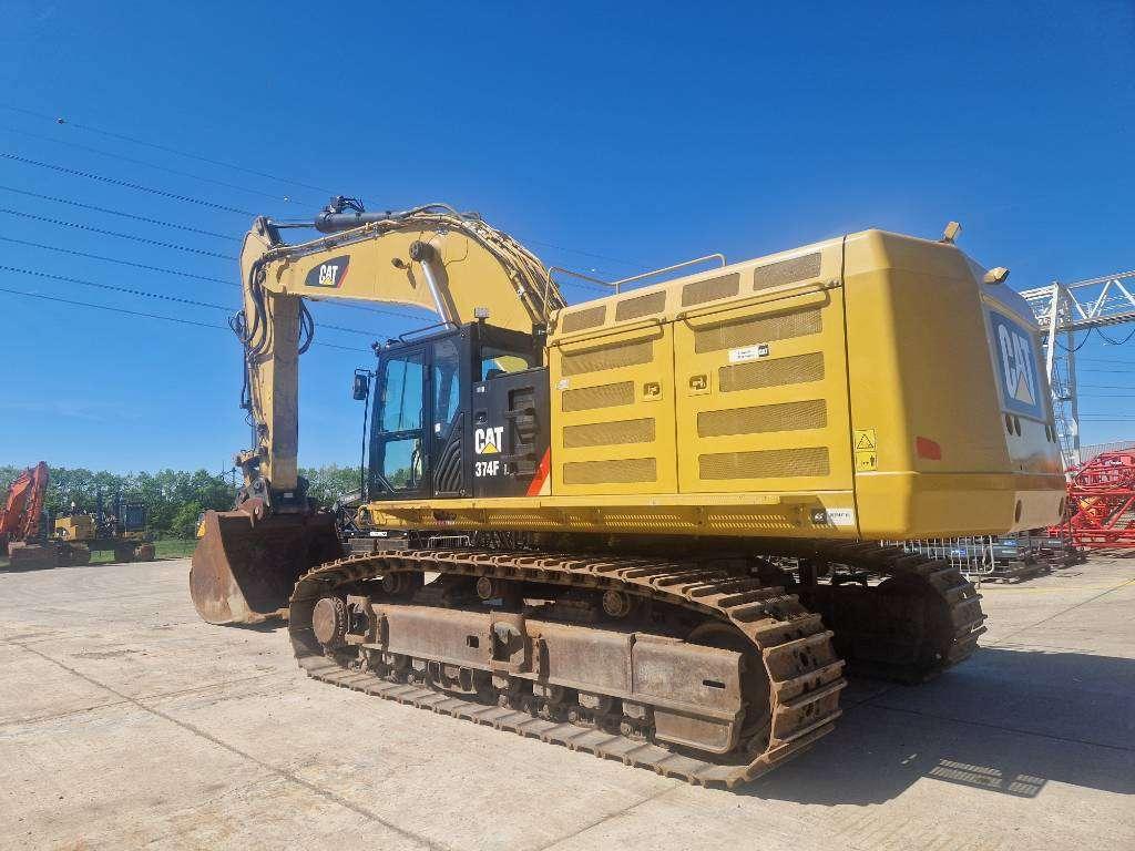 Caterpillar 374FL Photo 2